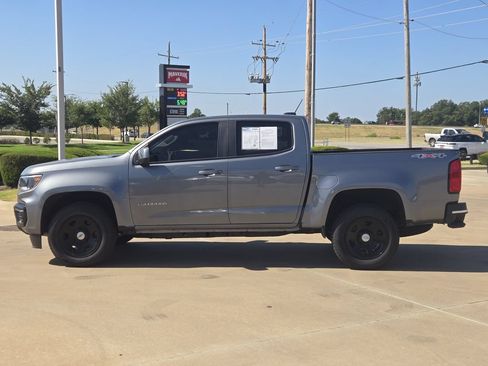 Used 2022 Chevrolet Colorado W/T AWD/4WD image 4