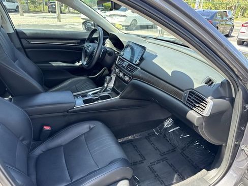 Used 2018 Honda Accord Touring image 18