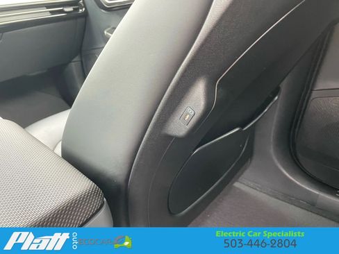 Used 2025 Kia EV6 Wind image 43