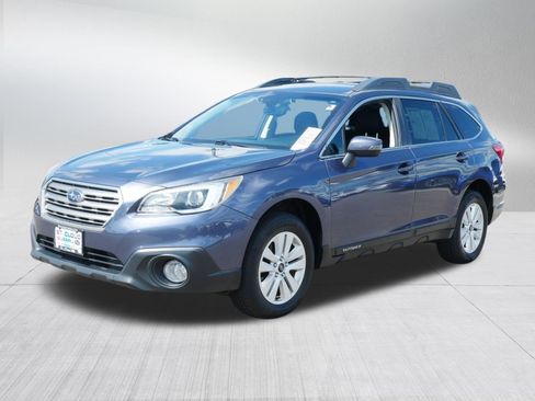 Used 2017 Subaru Outback 2.5i Premium AWD/4WD image 3