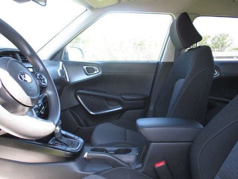 Used 2021 Kia Soul S image 11