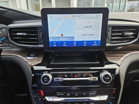 Used 2023 Ford Explorer Limited image 29