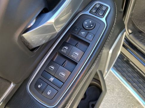 Used 2024 RAM 2500 Laramie image 28