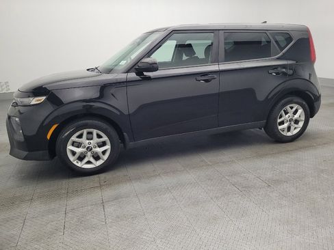 Used 2020 Kia Soul S image 2
