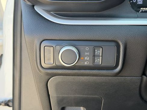 Used 2022 Ford Explorer XLT RWD image 8