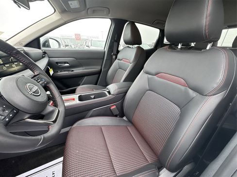 New 2025 Nissan Kicks SR image 11