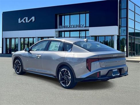 New 2025 Kia K4 GT-Line image 4