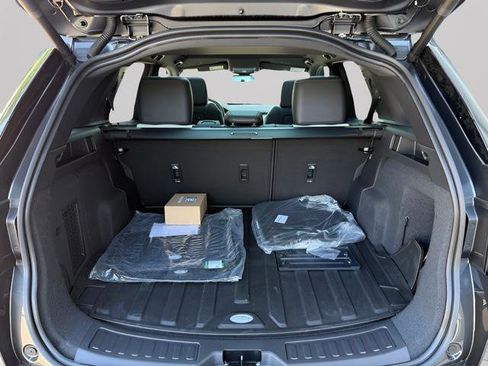 New 2026 Land Rover Discovery Sport Landmark AWD/4WD image 30