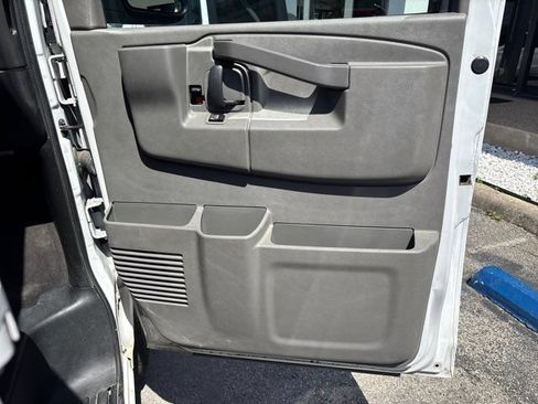 Used 2020 Chevrolet Express 3500 LT w/ LT Preferred Equipment Group RWD image 49