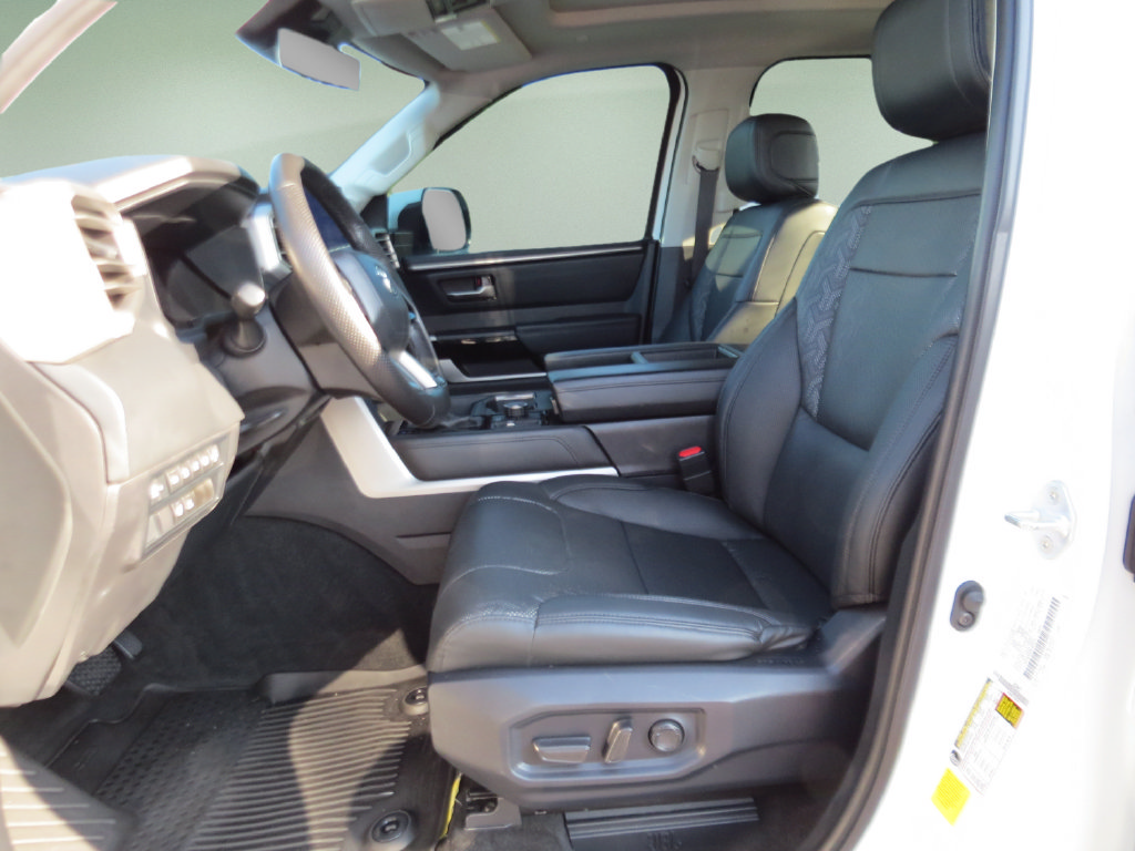 Used 2024 Toyota Tundra Limited AWD/4WD image 18