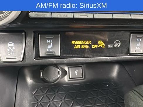 Used 2022 Toyota RAV4 XLE w/ Convenience Package image 28