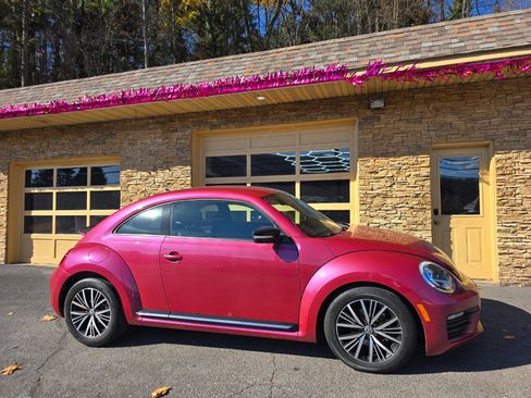 Used 2017 Volkswagen Beetle #PinkBeetle image 24