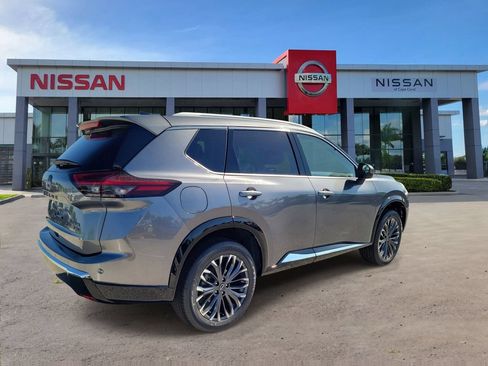 New 2026 Nissan Rogue Platinum AWD/4WD image 2