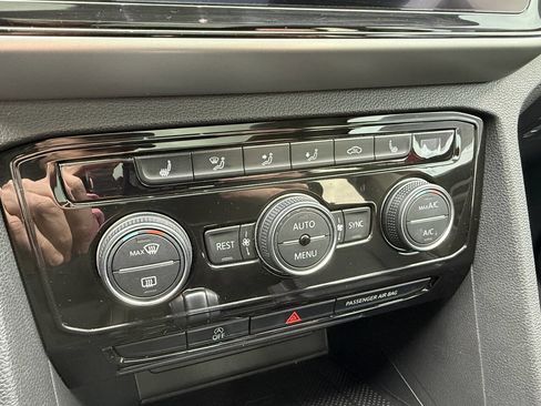 Used 2021 Volkswagen Atlas SEL R-Line image 25