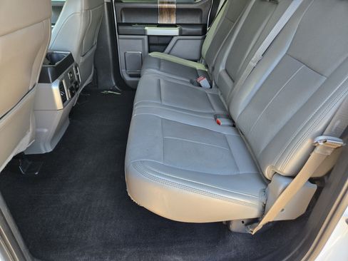 Used 2018 Ford F150 Lariat w/ Equipment Group 502A Luxury AWD/4WD image 8