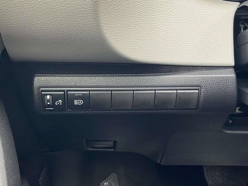 Used 2025 Toyota Corolla LE FWD image 30
