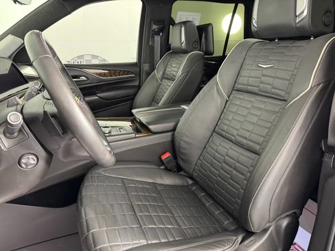 Used 2024 Cadillac Escalade Sport Platinum w/ LPO, ONYX Package AWD/4WD image 33