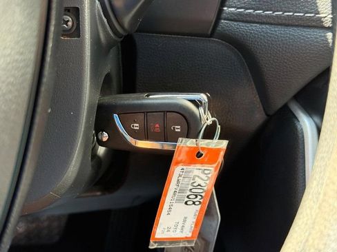 Used 2024 Toyota RAV4 LE AWD/4WD image 30