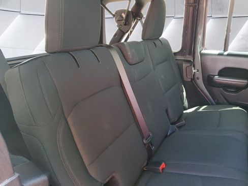 Used 2022 Jeep Wrangler Unlimited Sport AWD/4WD image 16