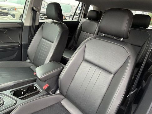 Used 2022 Volkswagen Tiguan SE FWD image 17