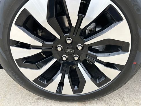 New 2026 Ford Explorer Platinum w/ LUX Leather Package image 26