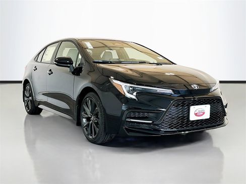 New 2026 Toyota Corolla SE image 3