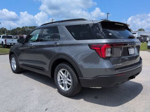 New 2026 Ford Explorer Active RWD image 6