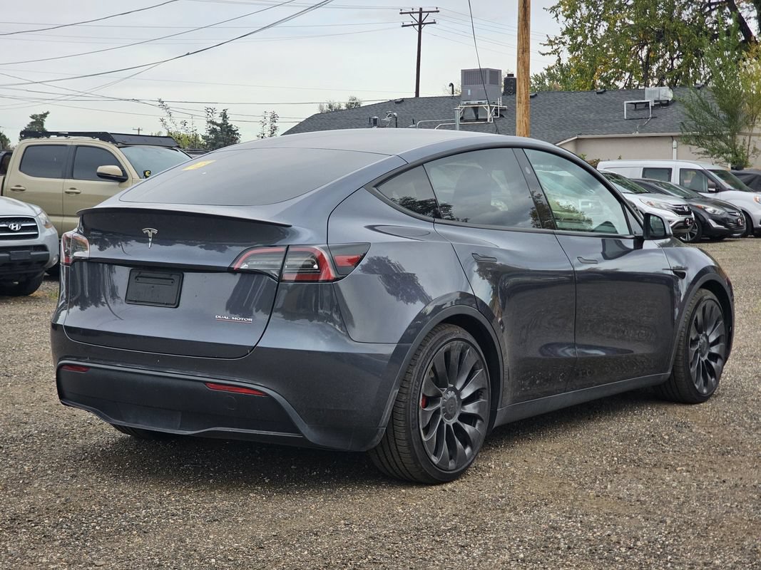 Used 2023 Tesla Model Y Performance AWD/4WD image 3
