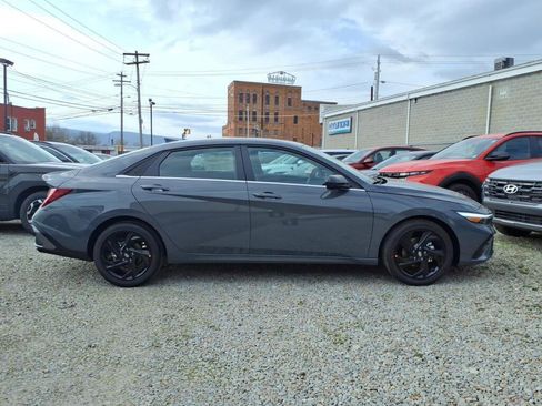 New 2026 Hyundai Elantra SEL Sport Premium FWD image 3