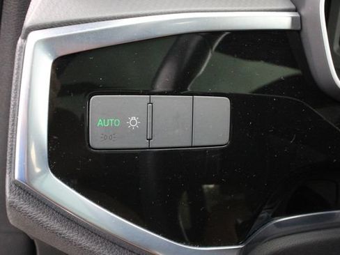 Used 2021 Audi Q3 2.0T Premium w/ Convenience Package AWD/4WD image 19