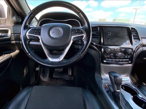 Used 2022 Jeep Grand Cherokee Laredo X AWD/4WD image 6