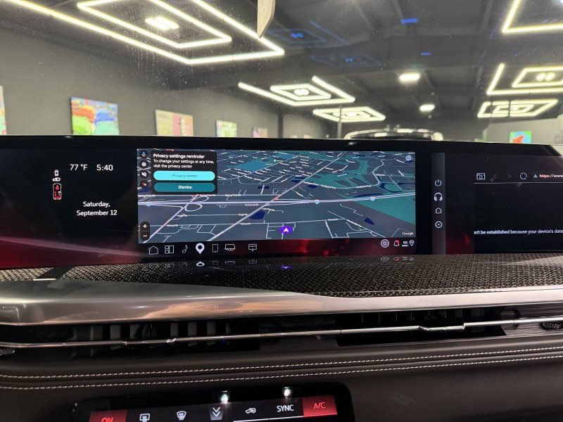 Used 2026 Cadillac Escalade ESV V AWD/4WD image 14