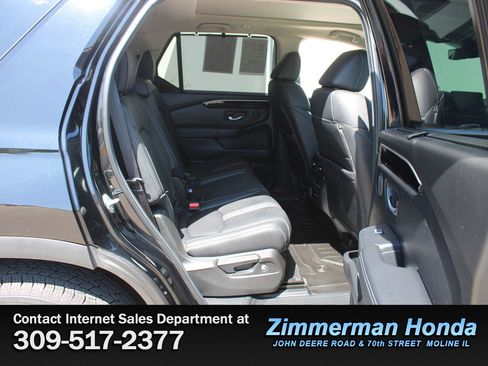 Certified 2025 Honda Pilot Touring image 9