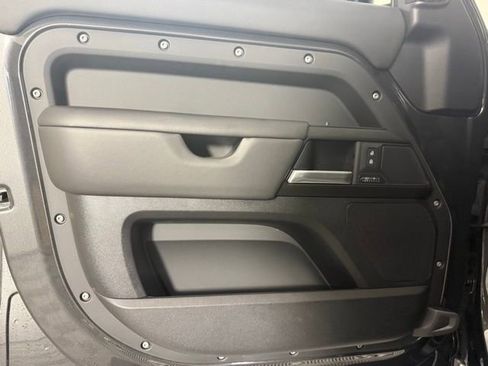 Used 2025 Land Rover Defender 130 V8 image 14
