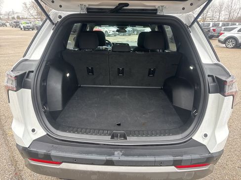 Used 2025 Chevrolet Equinox LT image 17