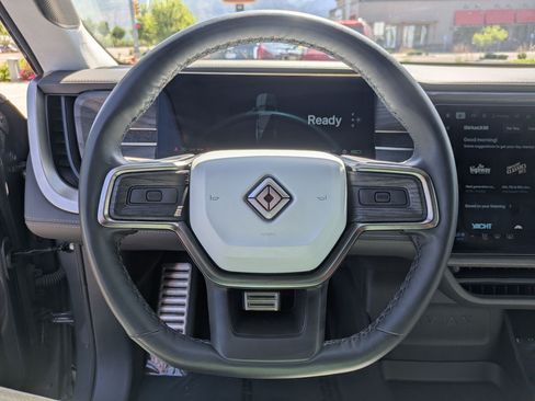 Used 2023 Rivian R1S Adventure AWD/4WD image 19