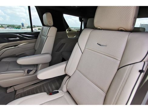 Certified 2023 Cadillac Escalade Premium Luxury w/ Performance Package AWD/4WD image 7