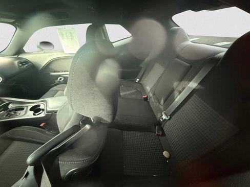 Used 2016 Dodge Challenger SXT RWD image 8