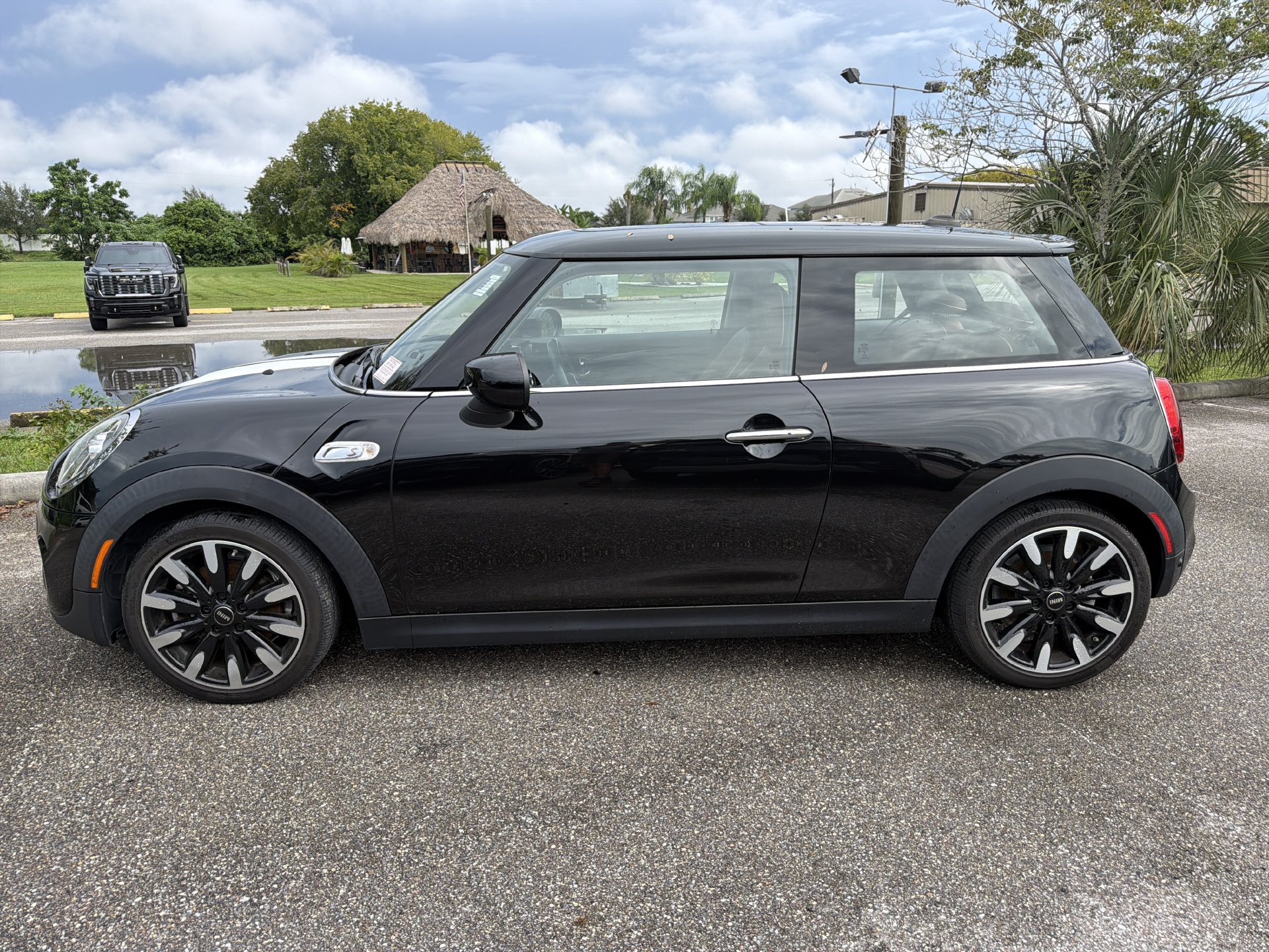 Used 2020 MINI Cooper S w/ Signature Upholstery Package FWD image 7