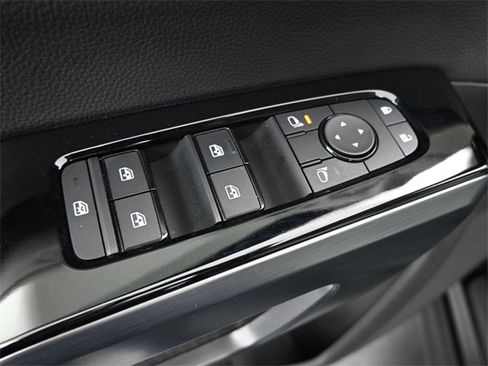 Used 2025 Nissan Pathfinder SL image 13