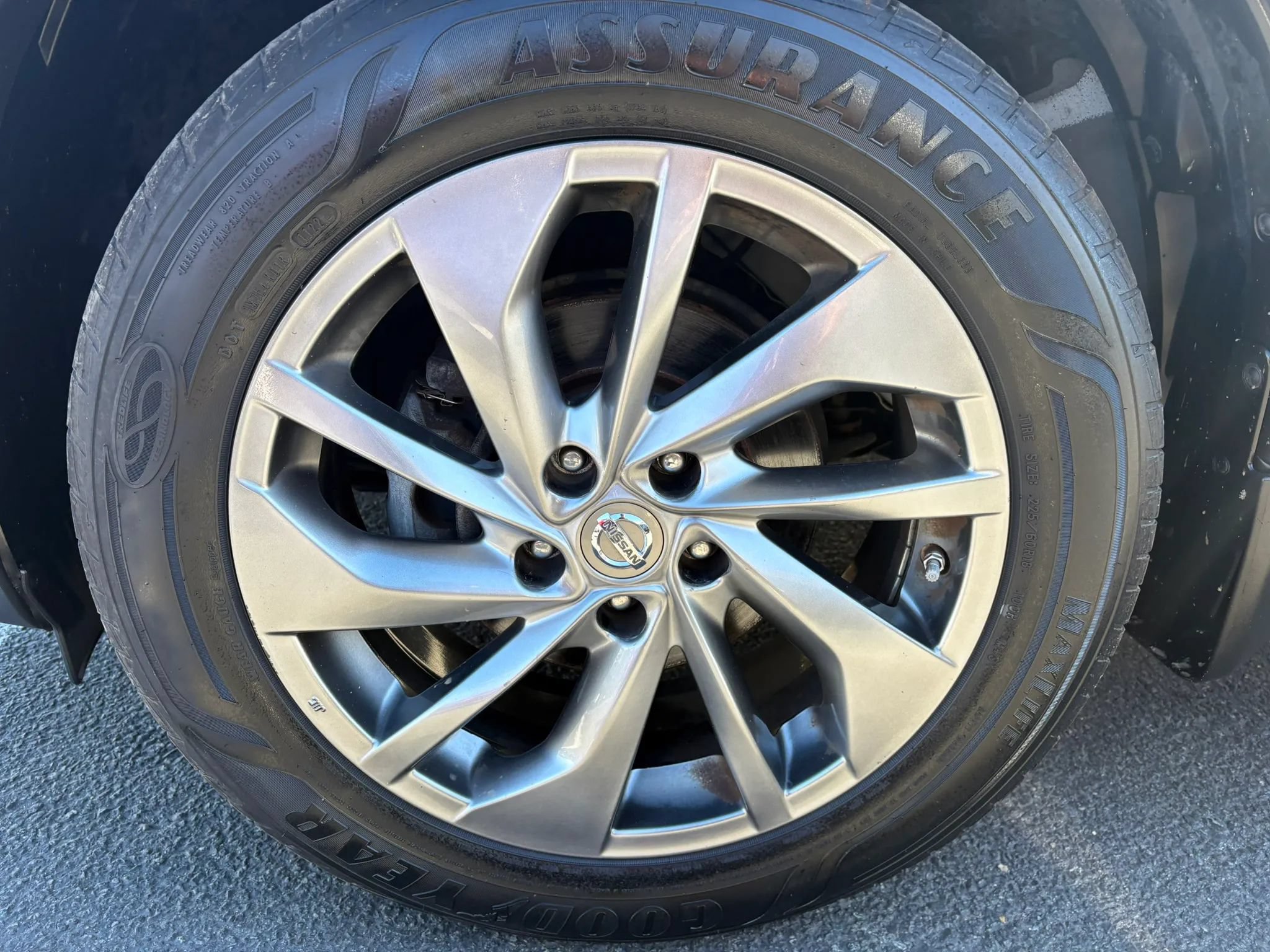 Used 2015 Nissan Rogue SL AWD/4WD image 31