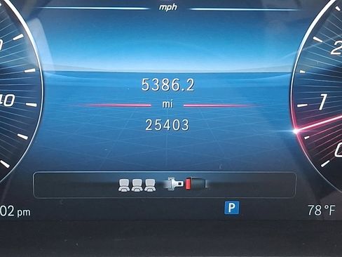 Used 2024 Mercedes-Benz GLC 300 4MATIC image 21