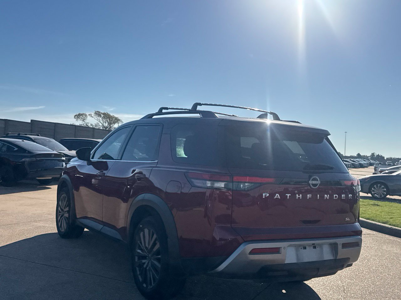 Certified 2024 Nissan Pathfinder SL w/ SL Premium Package FWD image 19