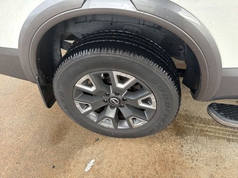 Used 2024 Nissan Titan Platinum Reserve w/ Moonroof Package image 19