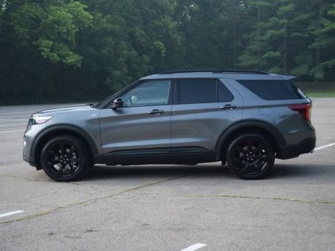 Used 2024 Ford Explorer ST-Line w/ Class IV Trailer Tow Package AWD/4WD image 24