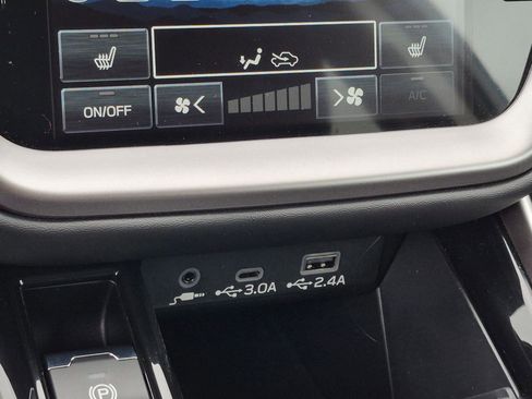 Used 2025 Subaru Outback Premium w/ Popular Package #1A image 21