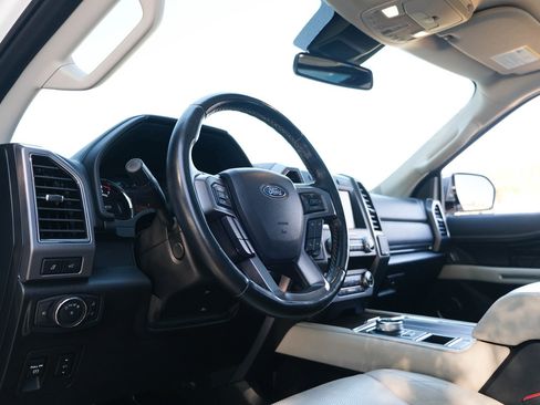 Used 2019 Ford Expedition Max Platinum image 14