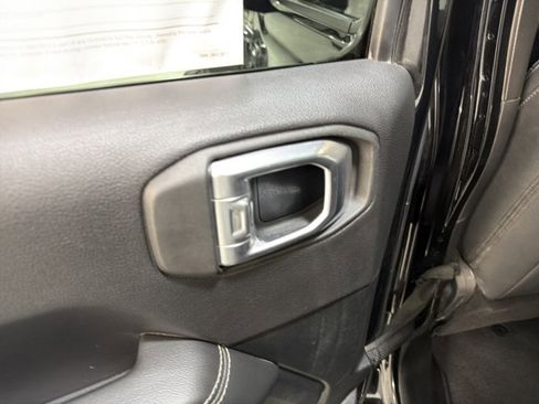 Used 2021 Jeep Wrangler Unlimited Sahara w/ Uconnect 4C Nav & Sound Group AWD/4WD image 24
