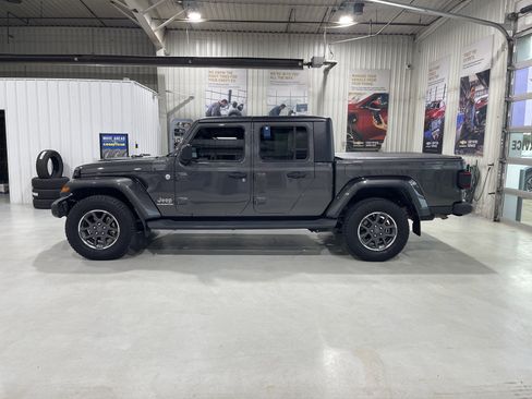Used 2021 Jeep Gladiator Overland w/ Popular Equipment Package AWD/4WD image 5
