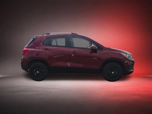 Used 2022 Chevrolet Trax LT w/ LT Convenience Package AWD/4WD image 9